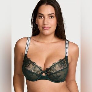 NWT Victoria’s Secret Fabulous Unlined Shine Strap Lace Full-Cup Bra in Black